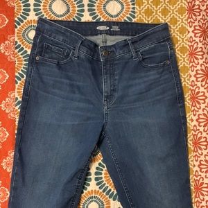 Rockstar Crop Frayed Leg Jeans